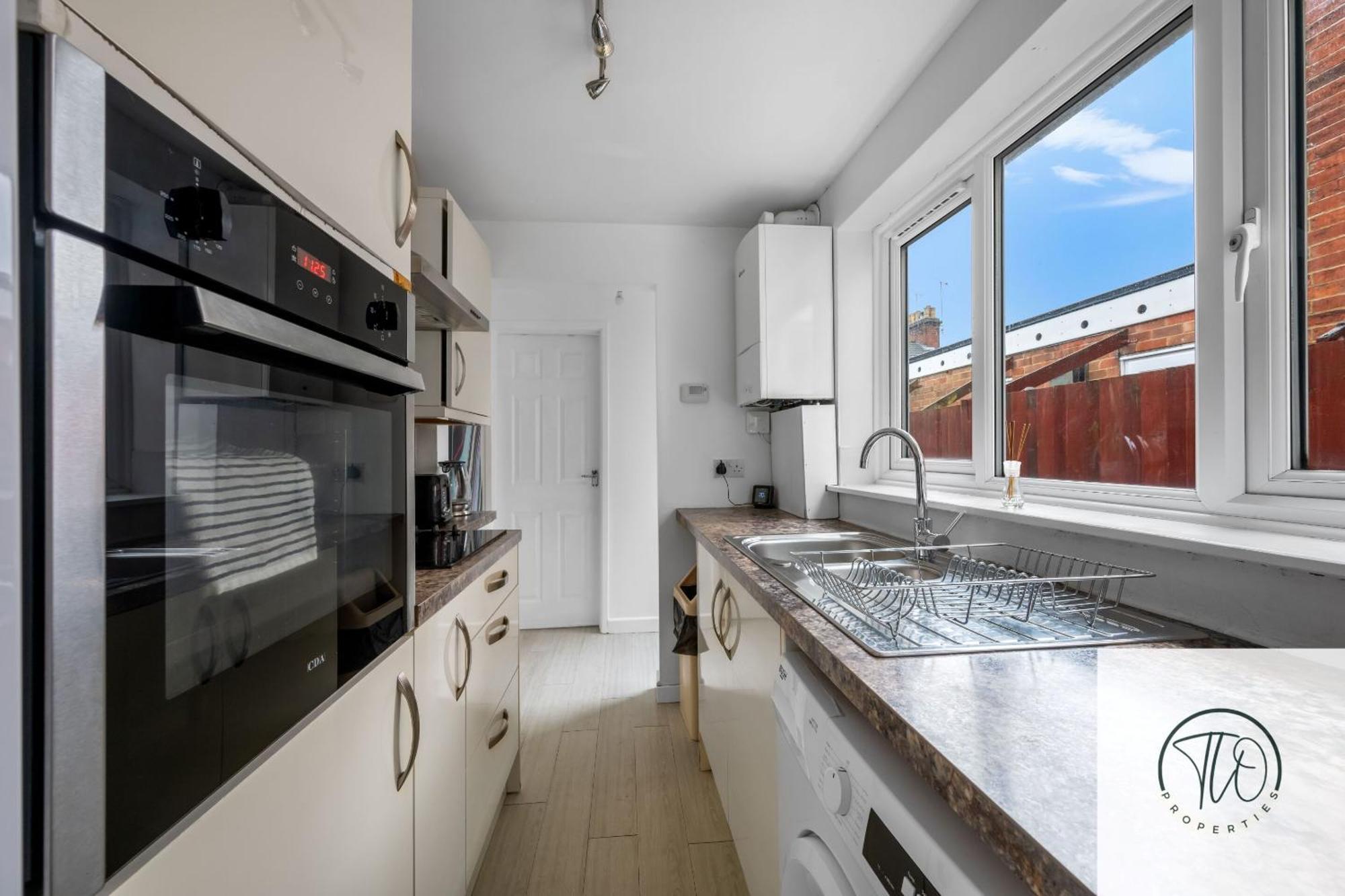 Shamrock House- 2br Housew, Garden & Wifi Holiday home Ipswich